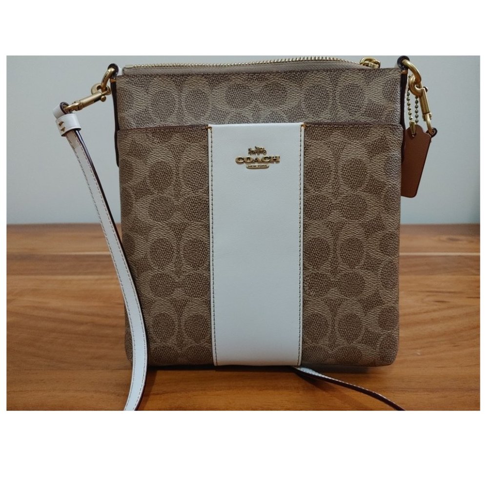 NWOT COACH Kitt Messenger Crossbody In Signature Canvas with Chalk Design
